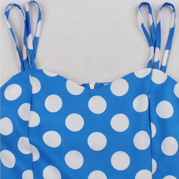 Dress - Picture 4 of 4